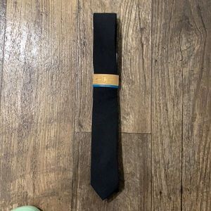 Penguin tie